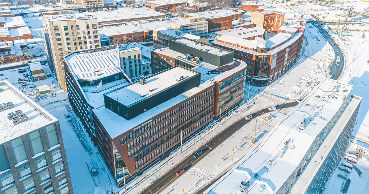 Kuva. Hermannin rantatie välillä Tukkutorinkuja–Verkkosaarenkatu helmikuussa 2023.