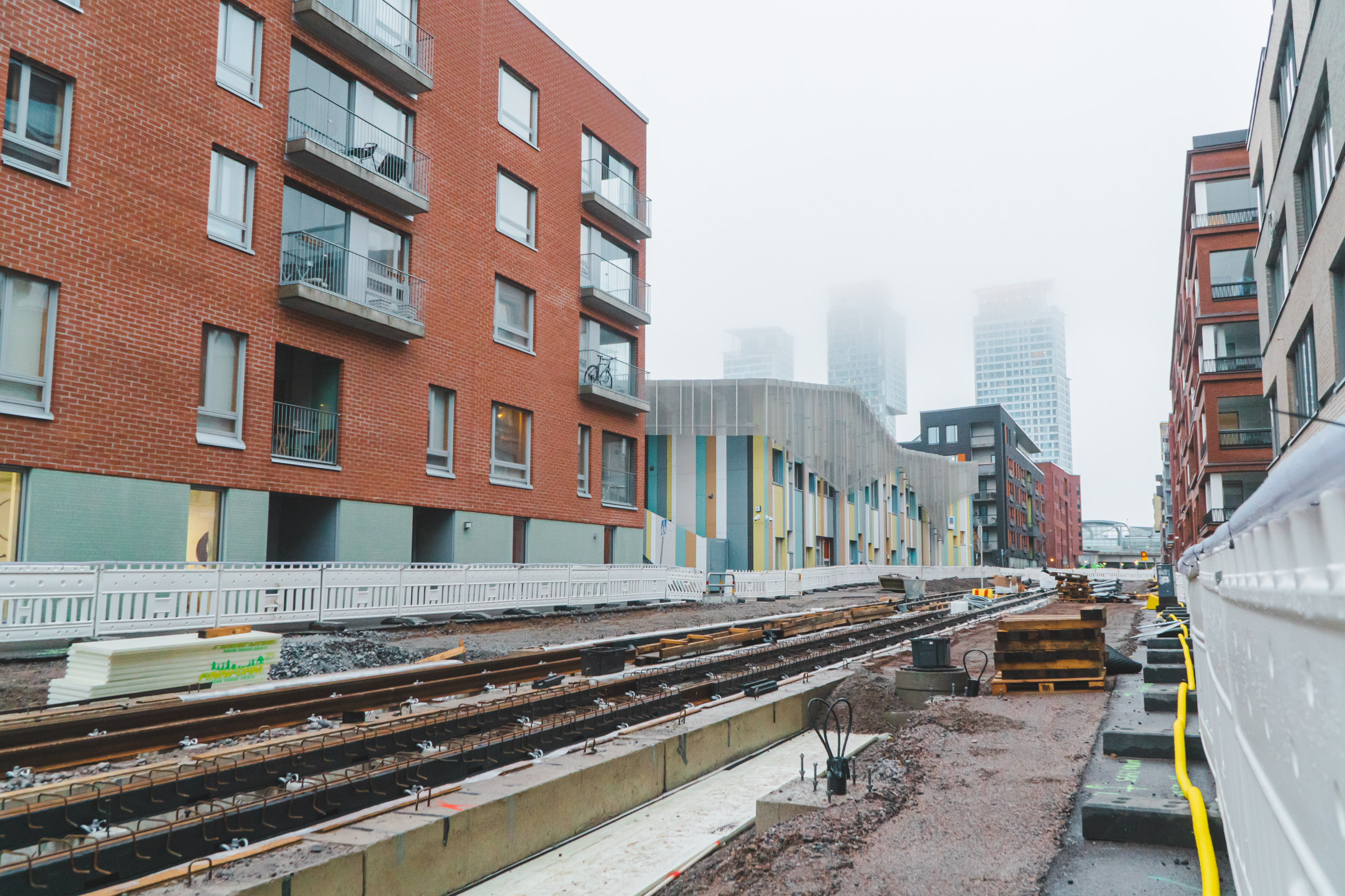 Kuva. Raitiotien rakentamista Junonkadulla lokakuussa 2022.