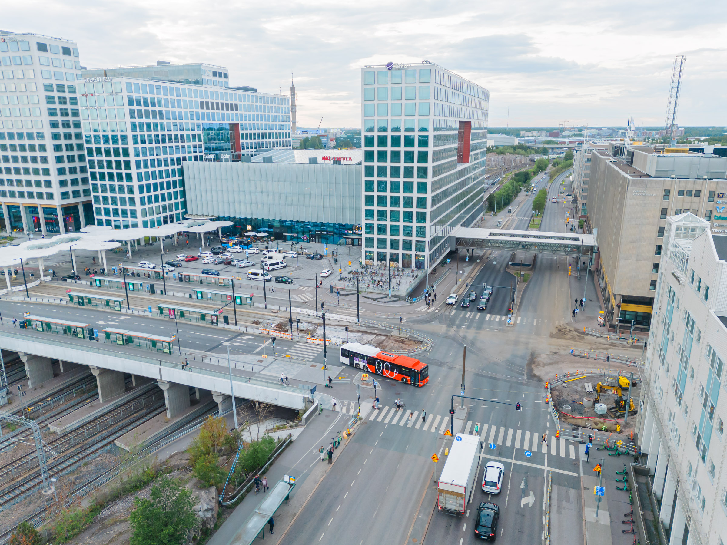 Ratapihantien, Asemapäällikönkadun ja Pasilansillan risteys 26.7.